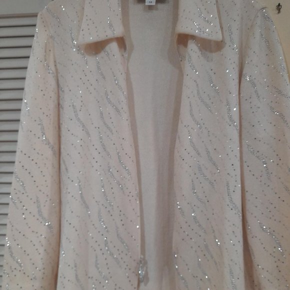 S.T John (size 14) - Picture 4 of 10